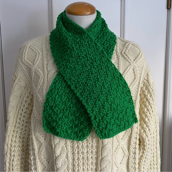 Hand crochet Kelly green acrylic scarf. - Picture 1 of 3